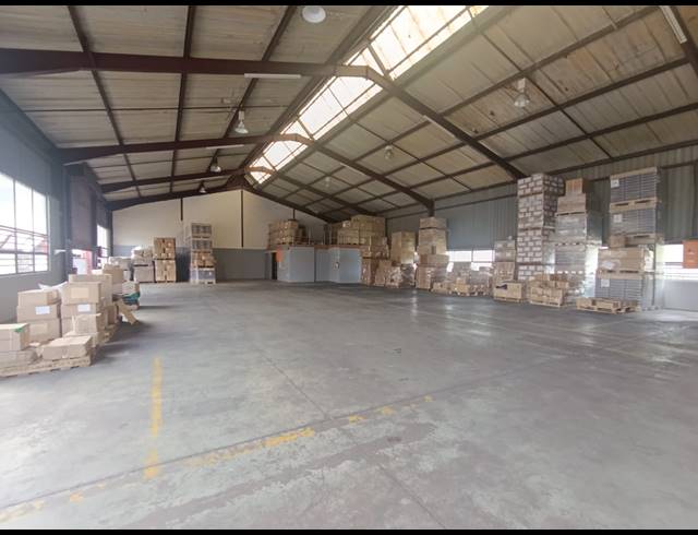 1,100M² WAREHOUSE TO LET IN MAXMEAD